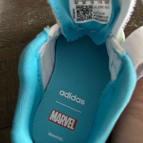 Adidas Marvel unisex child skate shoe - Picture 5 of 8
